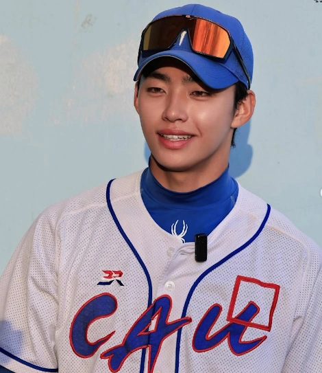 홍석천이 팔로우한 최강야구 중앙대 천정민 프로필 나이 인스타 엄마 식당 (+동생 천승민)