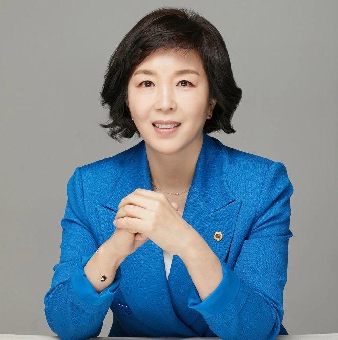 더불어 민주당 제명 탈당한 김경 시의원 프로필 & 종교 지역구 한양대 교수 더불어 민주당 제명 탈당한 김경 시의원 프로필 & 종교 지역구 한양대 교수