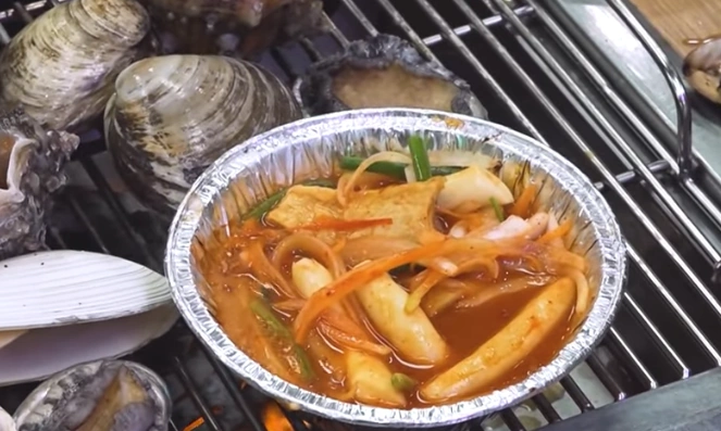 30년 맛집 이회경 조개구이 고수열전 인천 통큰회조개창고 구읍뱃터본점 이회경 조개구이 고수열전 인천 통큰회조개창고 구읍뱃터본점 별미 떡볶이