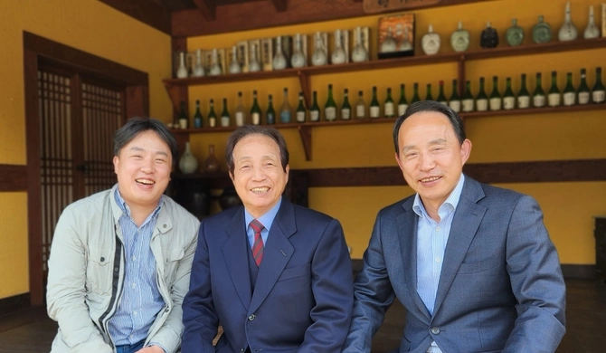 일제시대 순사가 한 병만 달라던 명인 안동소주 박재서 프로필 & 수상 (ft. 박찬관 박춘우) 일제시대 순사가 한 병만 달라던 명인 안동소주 박재서 프로필 & 수상 (ft. 박찬관 박춘우)