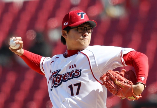 혹사로 딸 약속을 못 지키고 은퇴한 국대 전 프로야구선수 한기주 프로필 & 와이프 김승아 근황 (수상 이력) 혹사로 딸 약속을 못 지키고 은퇴한 국대 전 프로야구선수 한기주 프로필 & 와이프 김승아 근황 (수상 이력)