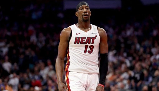 3점슛 쏘는 83점 센터 뱀 아데바요 프로필 & 통계 수상 연봉 농구화 3점슛 쏘는 83득점 센터 뱀 아데바요 프로필 & 통계 수상 연봉 농구화