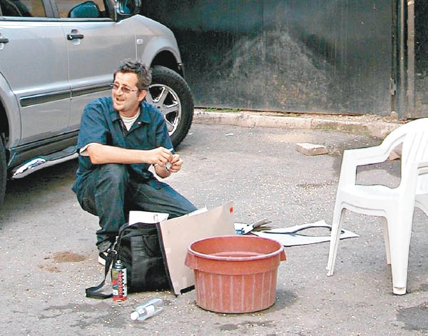 그림 8만원에 팔던 로빈 거닝엄 뱅크시 얼굴 정체 공개 (뱅크시 프로필 수상 필모그래피 작품활동 로빈 거닝햄) 그림 8만원에 팔던 로빈 거닝햄 뱅크시 얼굴 정체 밝혀졌다 (뱅크시 프로필 수상 필모그래피 작품활동)