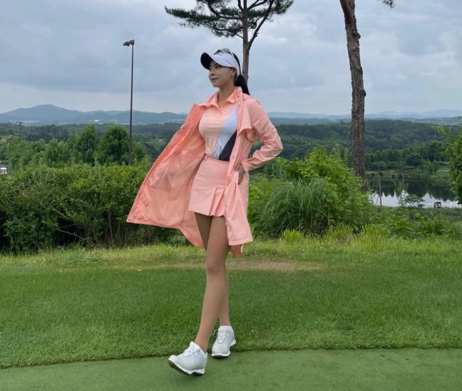 미스코리아 골프선수 김솔비 프로 프로필 & 키 나이 클럽 수상 작품활동 G투어 김솔비 프로 인스타 3