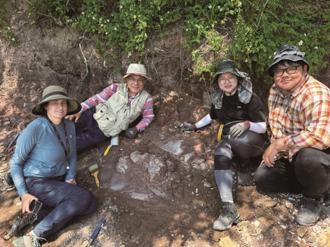 아기 공룡 둘리 닮은 둘리사우루스 한번도 3번째 신종 발견 둘리 사우루스 발굴 현장