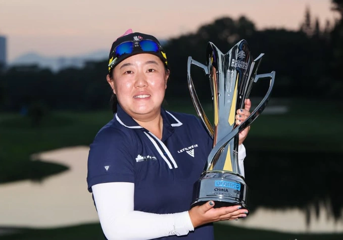 비거리 280야드인데 잔디 알레르기의 골프선수 류 루이신 프로필 & 수상 상금 클럽 중국 류 루이신 LET 첫 우승