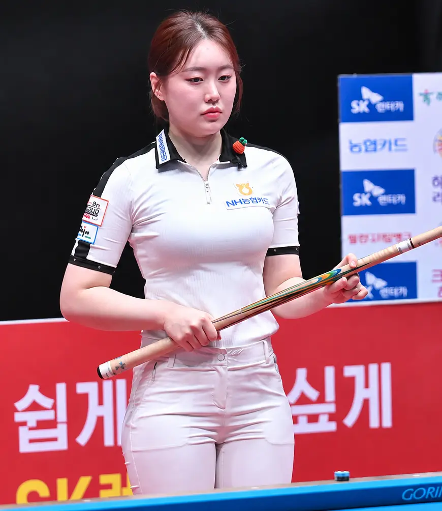 김보미 당구선수 프로필·2700일 기다린 뒤태 미녀의 첫 우승 (아버지 키 수상) 김보미 당구 뒤태 3